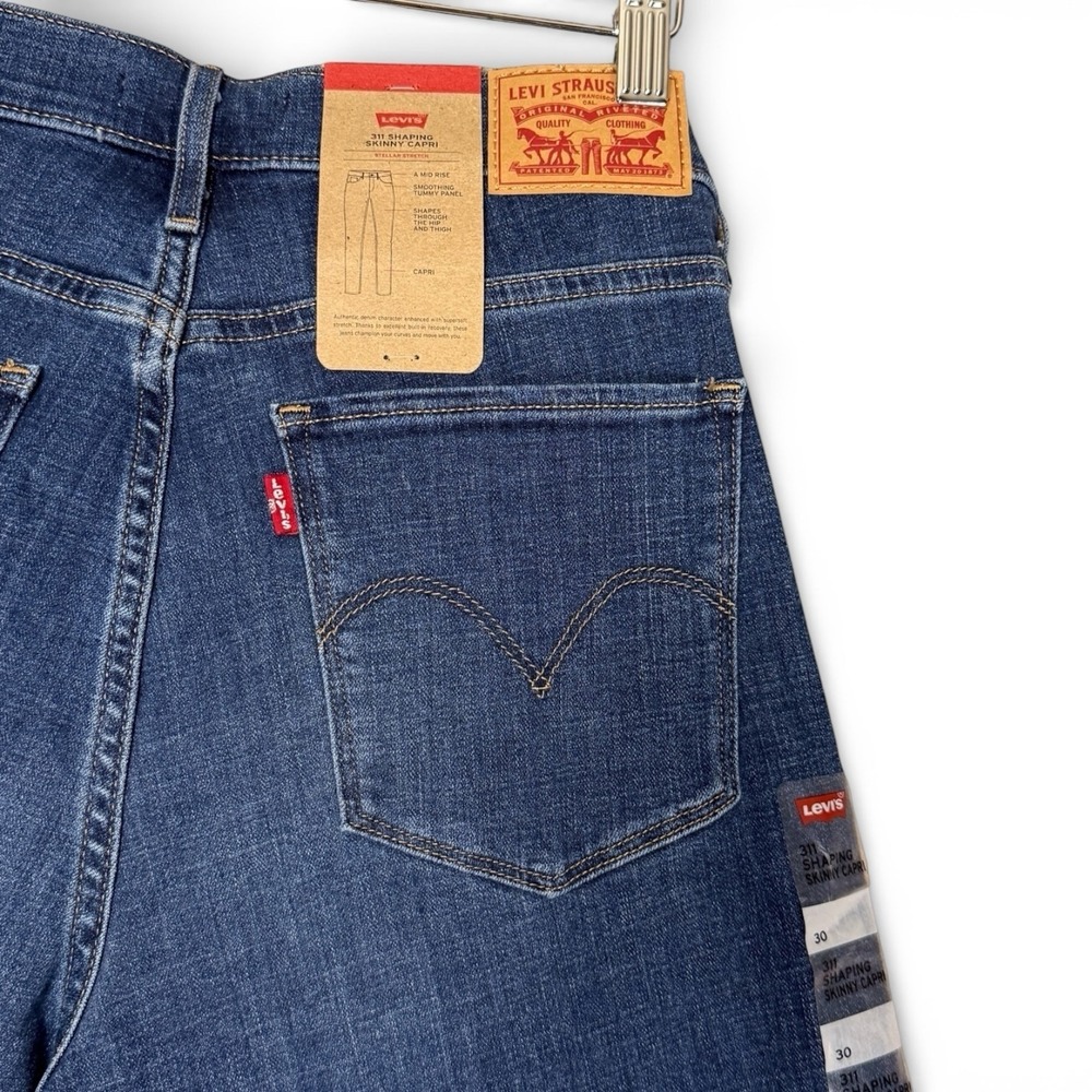 NEW Levis 311 Jeans Women 30 Blue Shaping Skinny Capri Medium Wash Zip Fly Denim - Picture 6 of 10